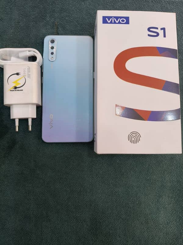 Vivo S1 8Gb 256Gb ( Display fingerprints) 4500 Mah battery 0