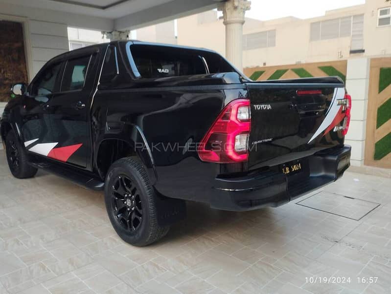 Toyota Hilux Revo V Automatic 2.8 2021 2