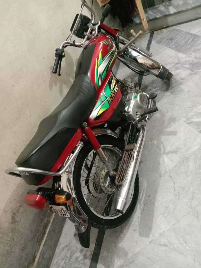 Honda CD 70 2022 3