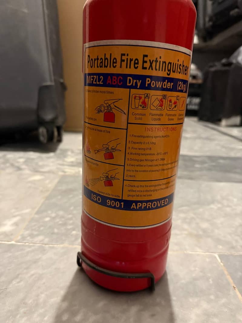 Portable fire extinguisher car safety equipment 2 Kg dry powder 0