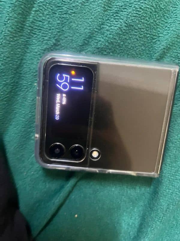 samsung zflip 3 for sale sargodha only 4