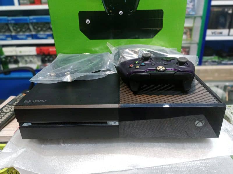 Xbox one complete box and accessories 1 year warranty 13