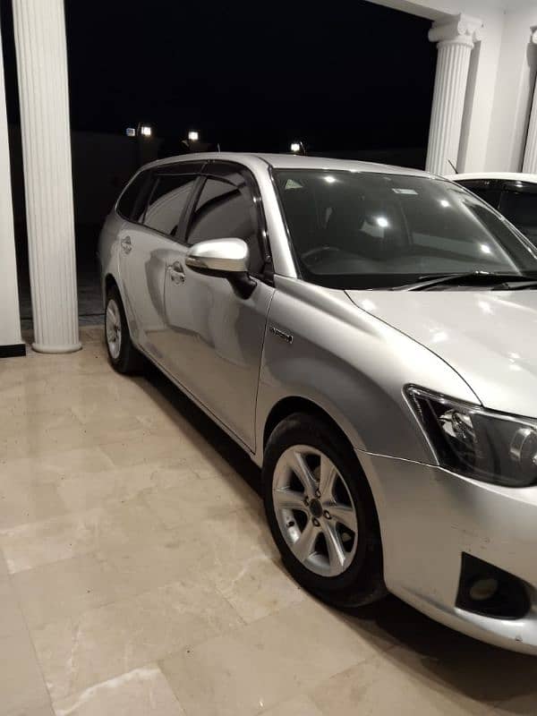 Toyota Corolla Fielder 2015 0