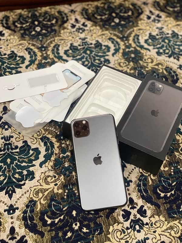 i phone 11 pro max 256 pta approved 10/10 with box 1