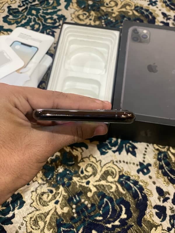 i phone 11 pro max 256 pta approved 10/10 with box 6