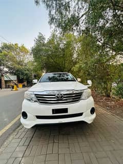 Toyota Fortuner 2015