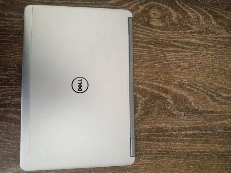 Dell Laptop Lattitude core i7 4th generation 8gb ram 250gb memory 1