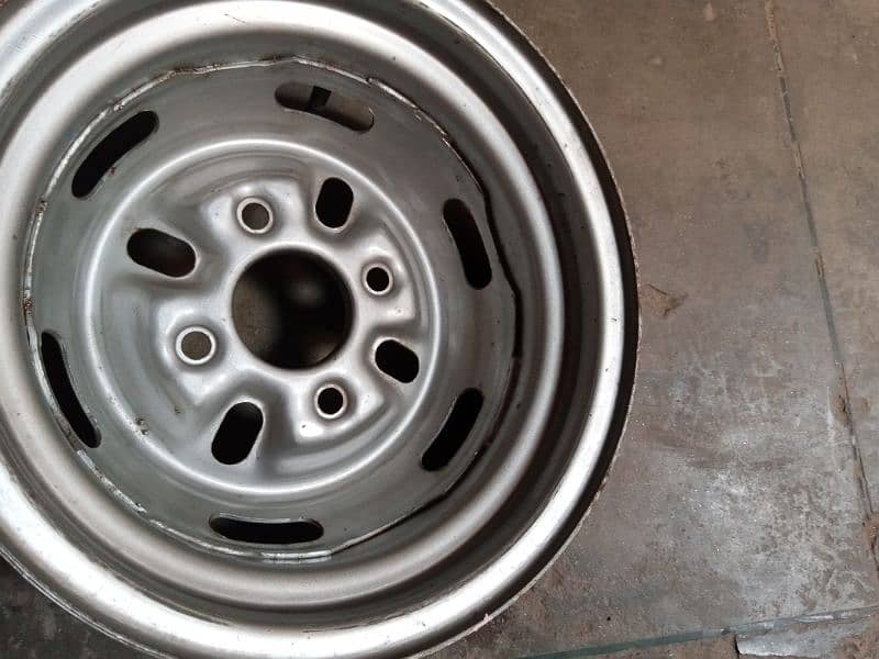 Suzuki bolan tyre with rim 5