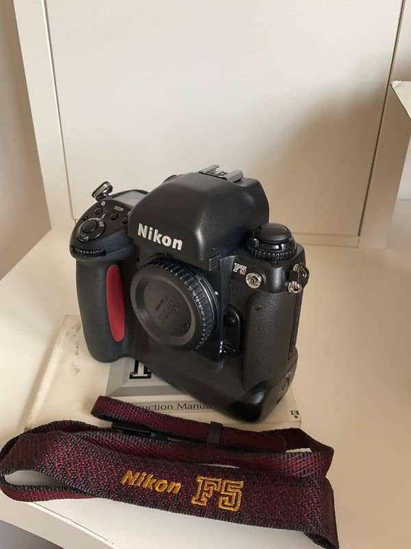 Nikon F5 Camera Body Original 2