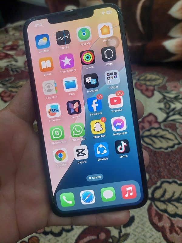 I phone 11pro max 64gb water pak only call ye WhatsApp 1