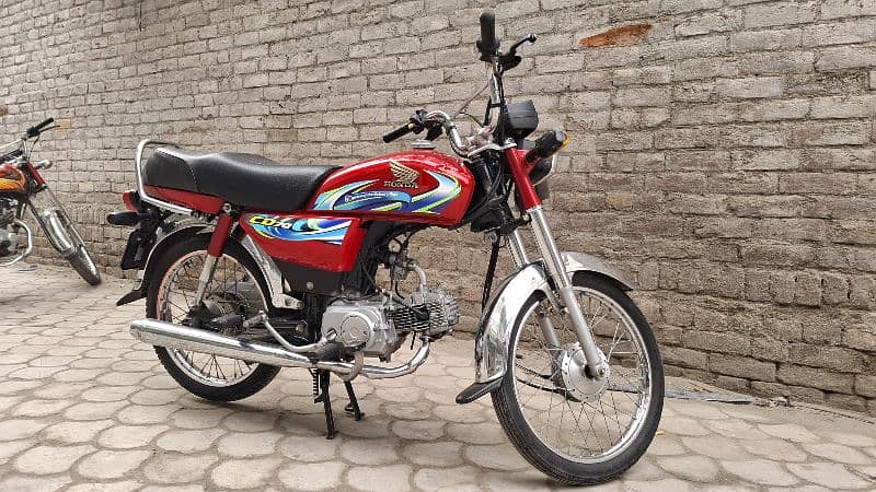 Honda CD70 (2024) 2