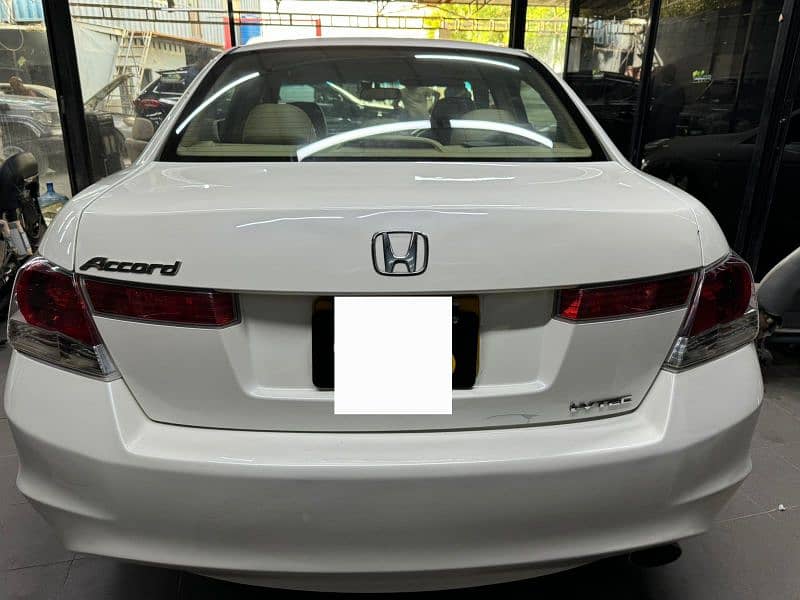 Honda Accord 2010 3