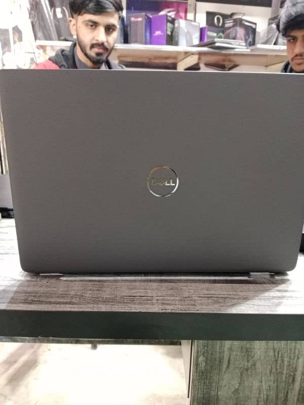 Dell 3510 i5 10th gen 8gb ram 256gb ssd m2 0