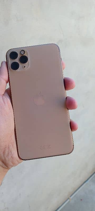 iphone 11 pro max 64gb fu gold color 1