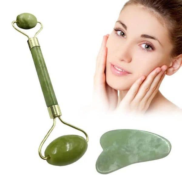 Jade roller and Gua sha/nail clipper set 0