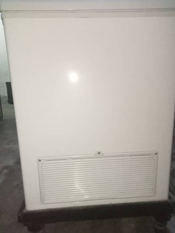 Refrigerator for Sell. 4