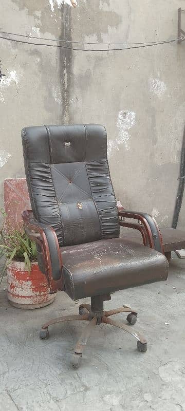 office chair hy achi hy munasib rate my 1