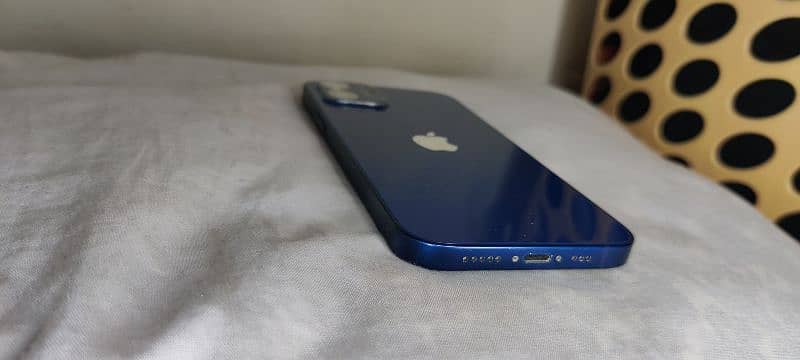 iphone 12 blue /64 gb 6