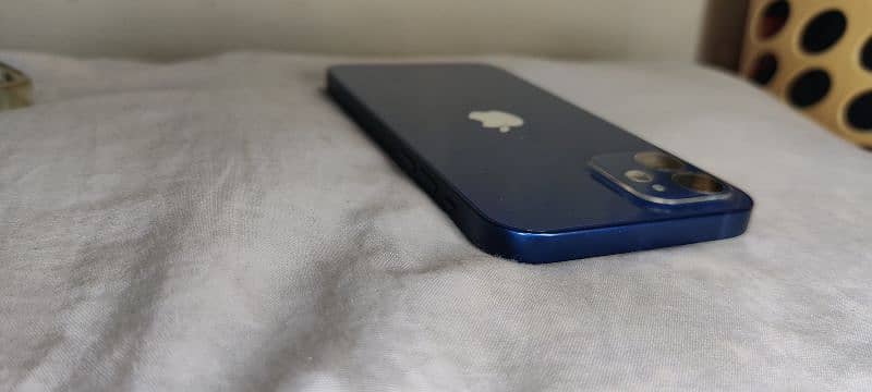 iphone 12 blue /64 gb 7