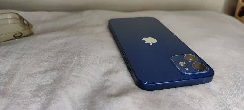 iphone 12 blue /64 gb 8