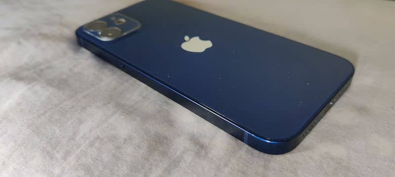 iphone 12 blue /64 gb 9