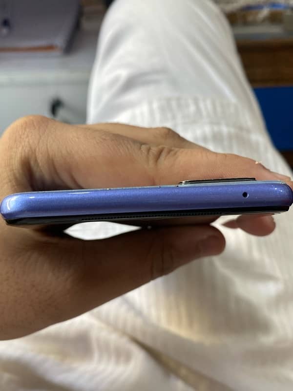 Vivo V21e 8/128 Display Fingerprint With complete Box 4