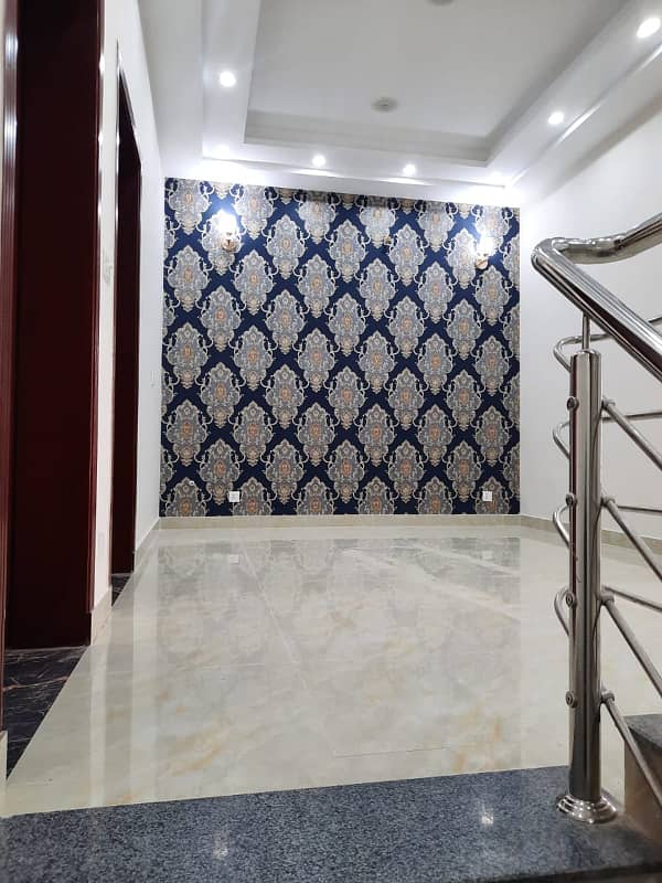 Best Location 5 Marla House For Sale In  Dream Gardens  Lahore 12