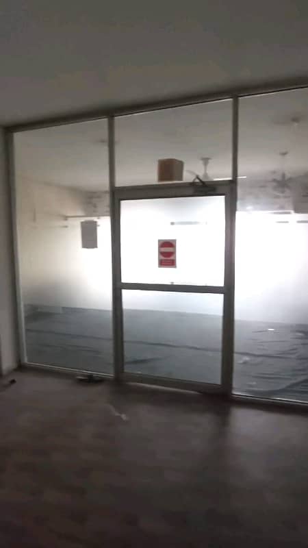 700sqft office available in rent 2