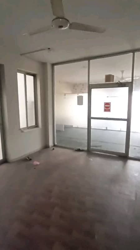 700sqft office available in rent 6