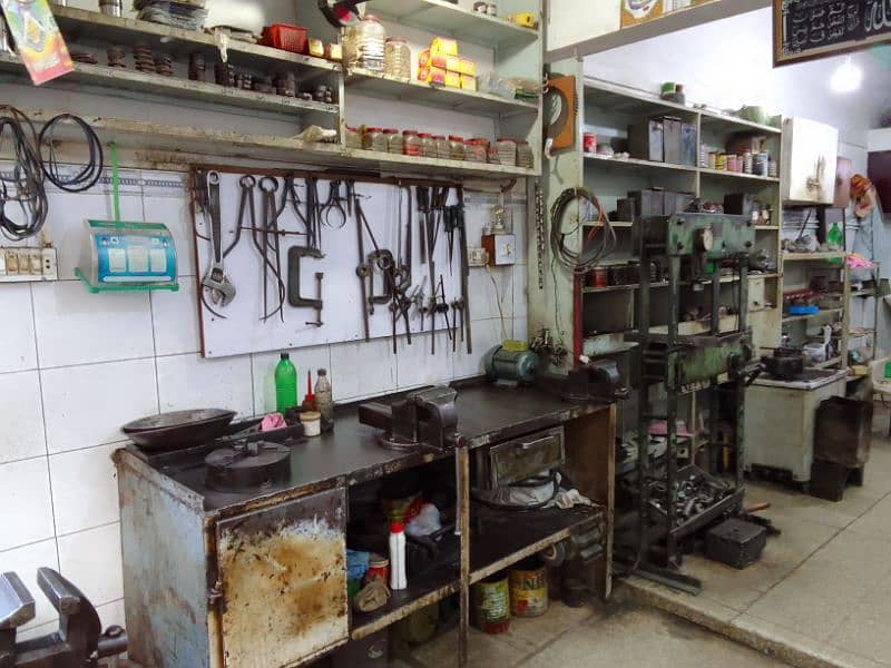 Lathe Machine Workshop For Sale 4