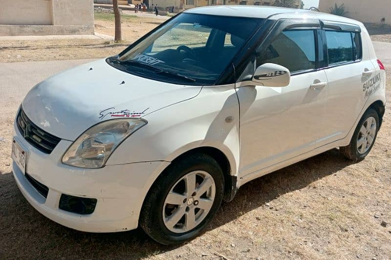 Suzuki Swift 2011 (DLX 1.3) 4