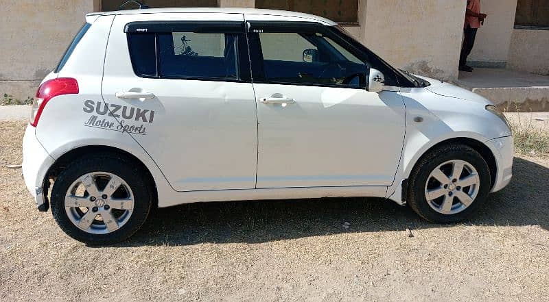 Suzuki Swift 2011 (DLX 1.3) 7