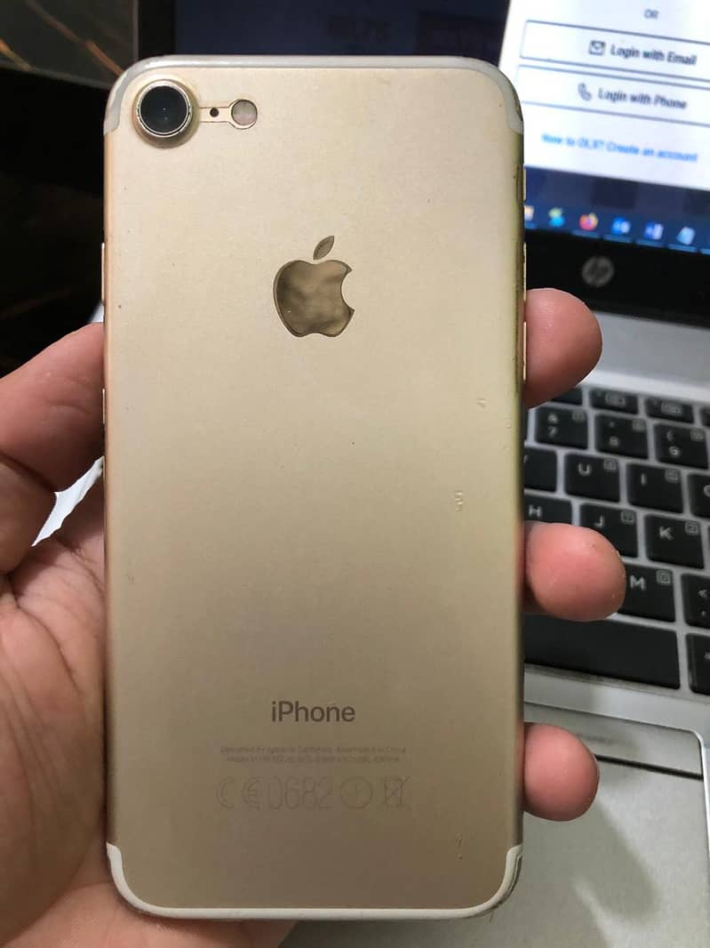 Apple iPhone 7 - PTA Approved - 16GB 1