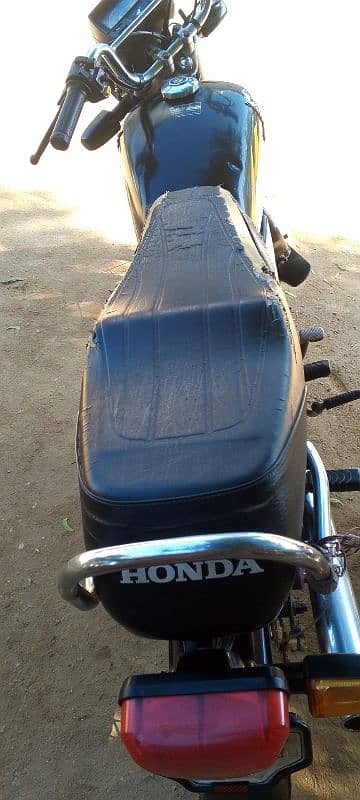 Honda CD 70 2022 3