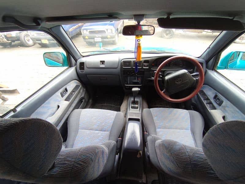 Double cabin Toyota Hilux 2004 3