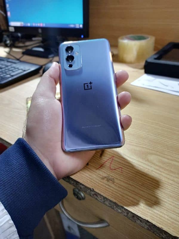 OnePlus 9 8/128 1