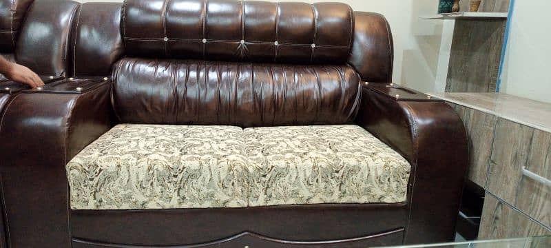 sofa new condition 4