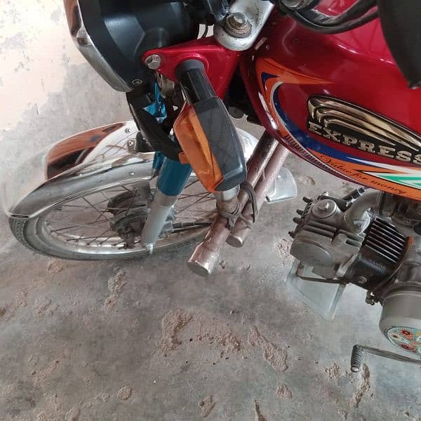 Express 70cc bike for sell Hyderabad no model 06/22 registered 2023 4