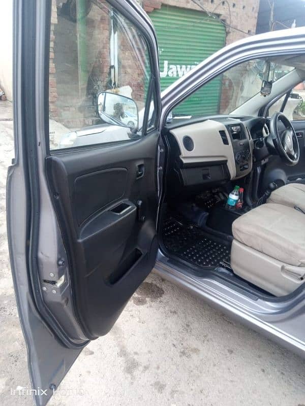 Suzuki Wagon R 2018 15