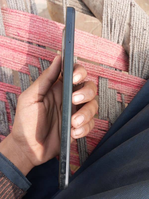 10 out 10 condition Redmi a3 Mobile dabba and charger original 6 month 4