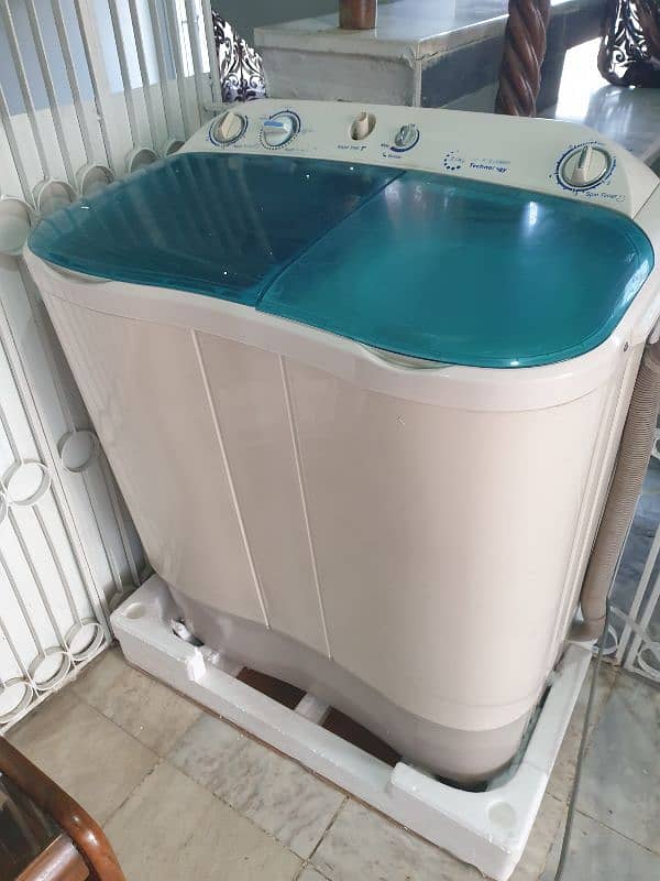 Haier Washing Machine & Dryer 0