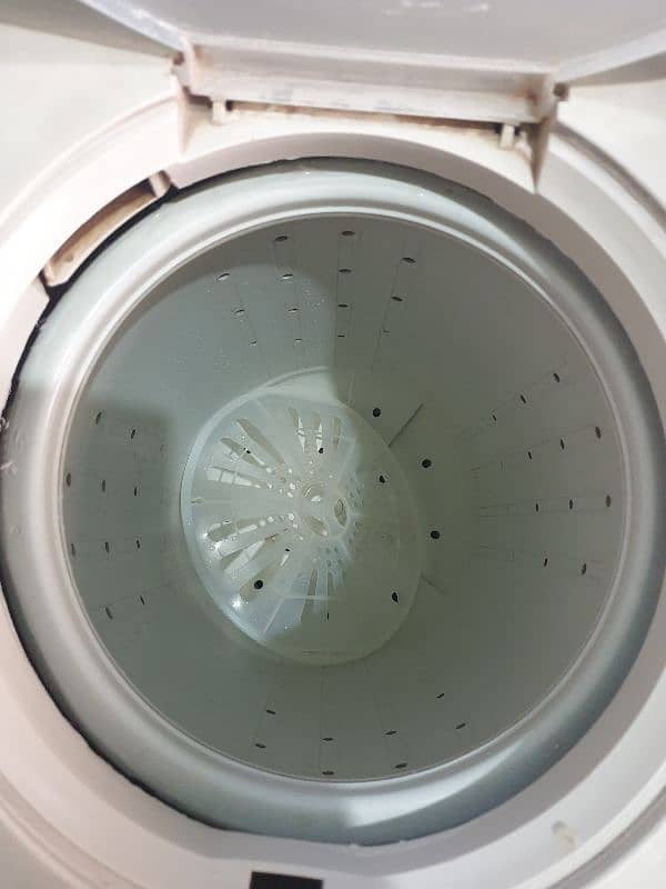 Haier Washing Machine & Dryer 2