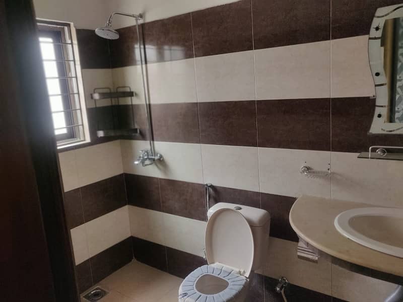 10 Marla Upper Portion Available For Rent In Rafi Block Bahria Town Lahore 11