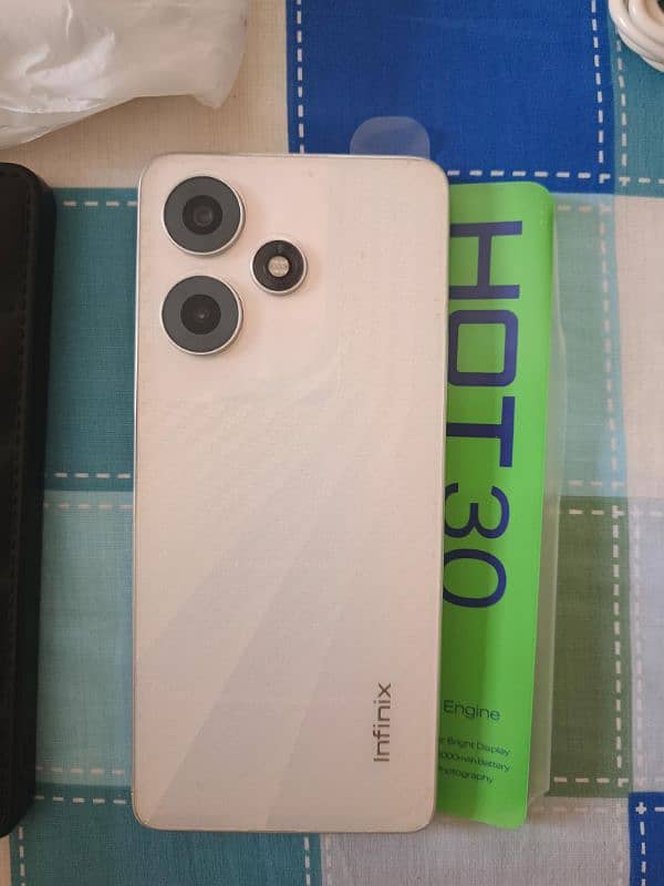 INFINIX HOT 30 8/128 SONIC WHITE 2