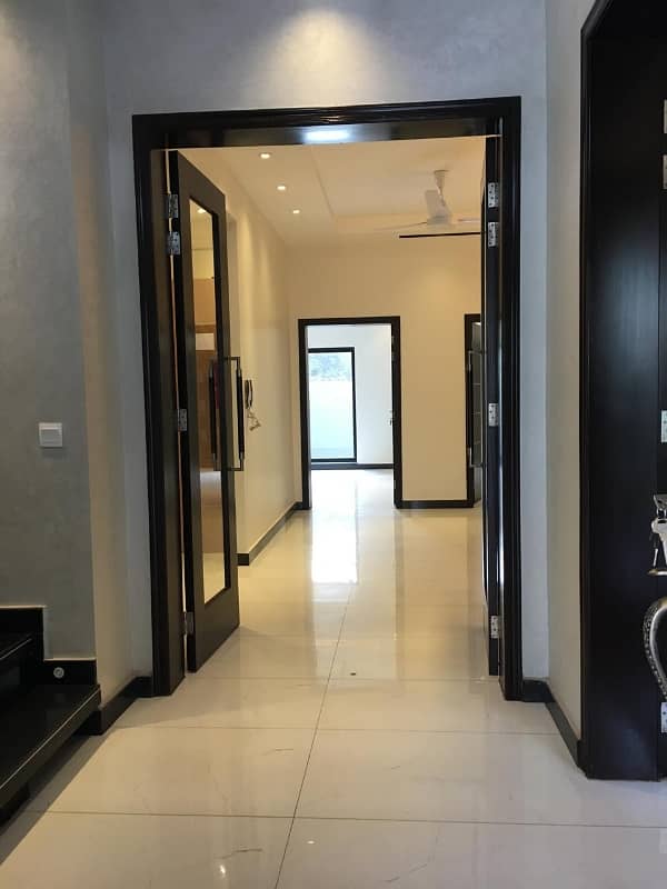 10 Marla Luxury House For Sale in Bahria Town Prime Location Bahria town Lahore 20