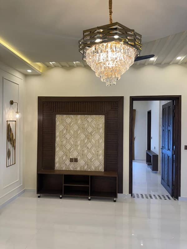 10 MARLA MODERN LUXURY HOUSE FOR SALE IN BAHRIA TOWN LAHORE 23