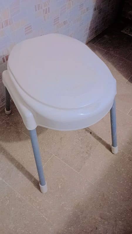 washroom chair 2