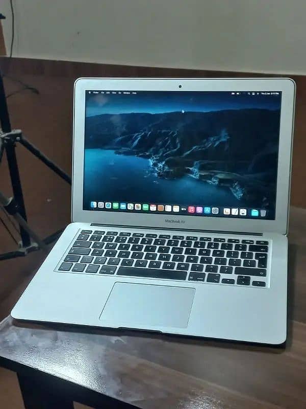 Macbook Air 10/10 condition 0