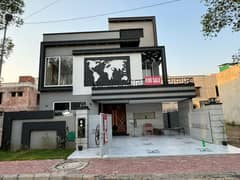 10 MARLA BEAUTIFUL HOUSE FOR SALE IN OVERSEAS B BAHRIA TOWN LAHORE