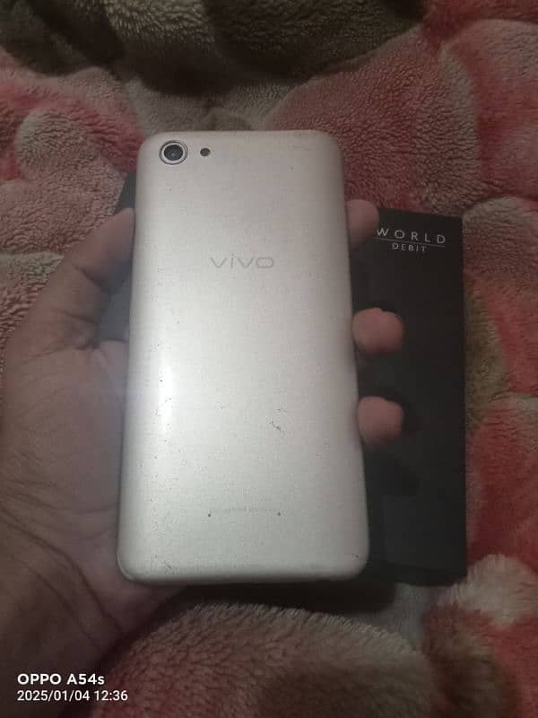 Vivo Y81i 4